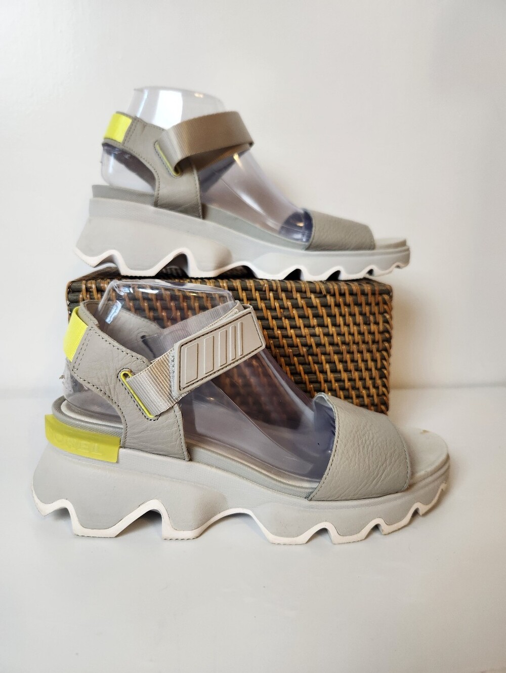 Sorel Kinetic Leather EVA Midsole Adjustable Strap Closure Sandals